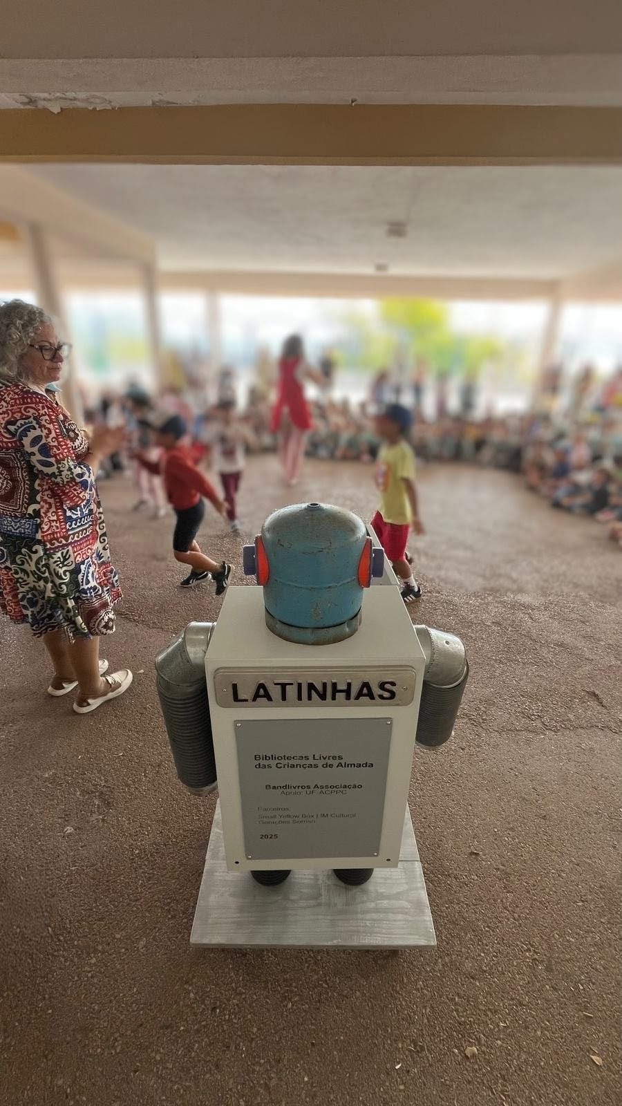Biblioteca Móvel - O Latinhas