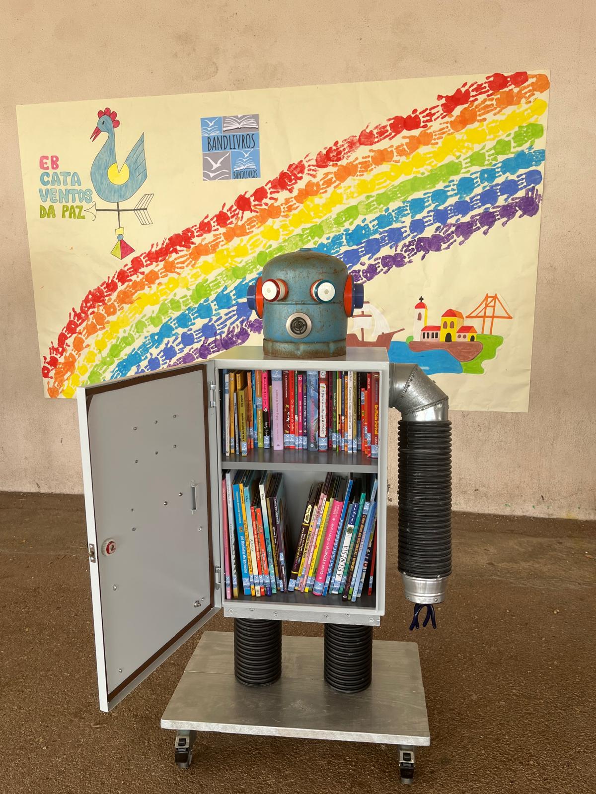Biblioteca Móvel - O Latinhas